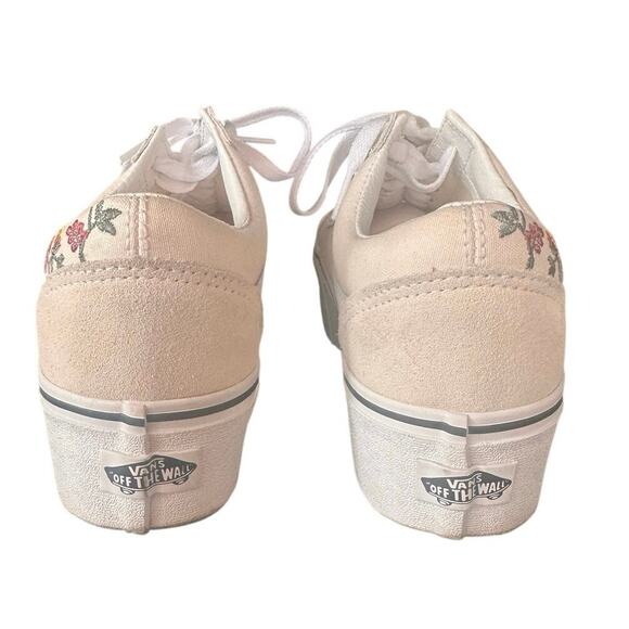 Vans Old Skool Stackform Platform Sneakers with Embroidered Floral
Women Size 9 - Picture 6 of 9